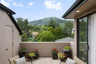 36 Mariposa Ave, San Anselmo, CA 94960 - Photo 2