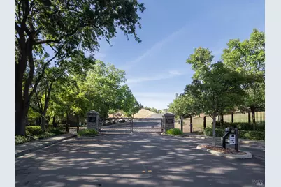 2060 Pinecrest Court, Vacaville, CA 95688 - Photo 10