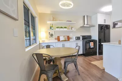 919 W L Street #15, Benicia, CA 94510 - Photo 2