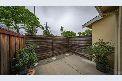 106 Roseburg Way, Fairfield, CA 94534 - Photo 22