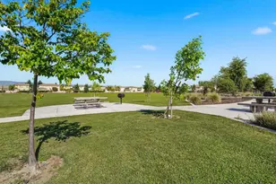 937 Pinehurst Ct, Vacaville, CA 95688 - Photo 40