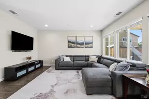 210 Heritage Ln, Dixon, CA 95620 - Photo 4