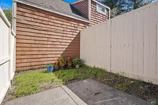 2426 Lakeview Dr, Santa Rosa, CA 95405 - Photo 30