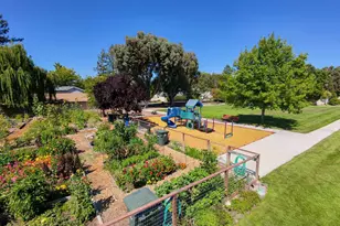 2426 Lakeview Dr, Santa Rosa, CA 95405 - Photo 40