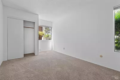 2426 Lakeview Drive, Santa Rosa, CA 95405 - Photo 14