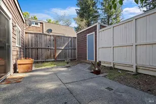 2426 Lakeview Dr, Santa Rosa, CA 95405 - Photo 28