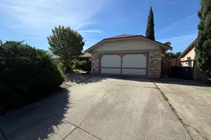 1347 Lois Ln, Suisun City, CA 94585 - Photo 2
