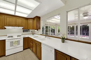 1067 Woodridge Dr, Vacaville, CA 95687 - Photo 24