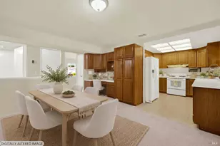 1067 Woodridge Dr, Vacaville, CA 95687 - Photo 4