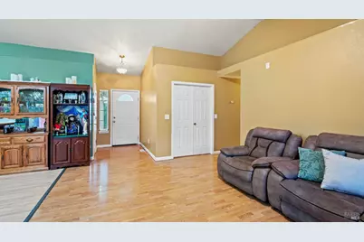 19070 Ravenhill Road, Hidden Valley Lake, CA 95467 - Photo 6