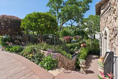 115 Stonetree Lane, Novato, CA 94945 - Photo 4