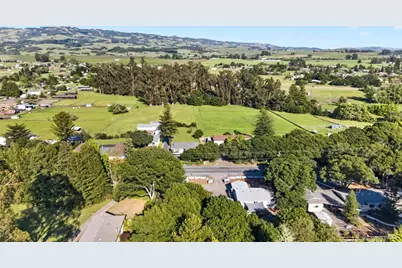 8813 Petaluma Hill Road, Penngrove, CA 94951 - Photo 10