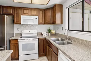 307 Scotia Ln, Novato, CA 94947 - Photo 10