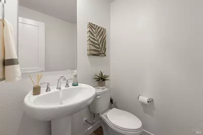 2471 Lake Club Drive, Fairfield, CA 94533 - Photo 6