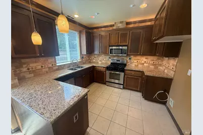 101 Summerfield Drive, Vacaville, CA 95687 - Photo 2