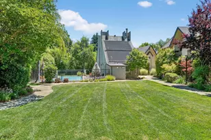 216 Foss Creek Cir, Healdsburg, CA 95448 - Photo 18