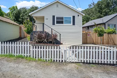 2266 Monterey Avenue, Martinez, CA 94553 - Photo 2