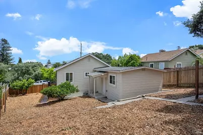 2266 Monterey Avenue, Martinez, CA 94553 - Photo 20