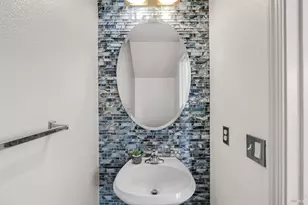 2556 N Village Dr, Santa Rosa, CA 95403 - Photo 14