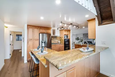 1365 W L Street, Benicia, CA 94510 - Photo 10