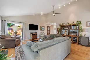 9489 Vinecrest Rd, Windsor, CA 95492 - Photo 12
