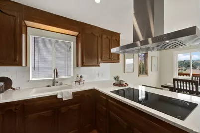 921 W K Street, Benicia, CA 94510 - Photo 16