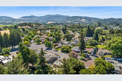 1172 Cayetano Drive, Napa, CA 94559 - Photo 2
