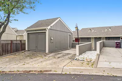 61 Anair Way, Oakland, CA 94605 - Photo 2