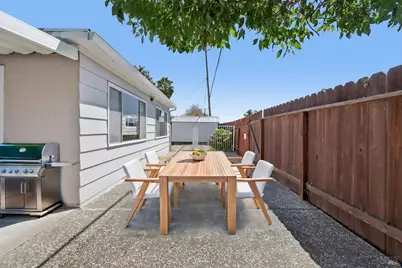 331 E Pacific Avenue, Fairfield, CA 94533 - Photo 12