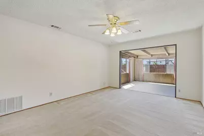 331 E Pacific Avenue, Fairfield, CA 94533 - Photo 16
