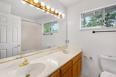 2319 Jennings Avenue, Santa Rosa, CA 95401 - Photo 24
