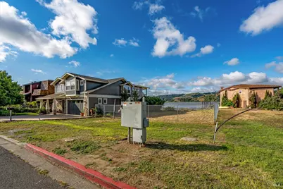 704 W I Street, Benicia, CA 94510 - Photo 4
