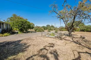 19390 Orange Ave, Sonoma, CA 95476 - Photo 12