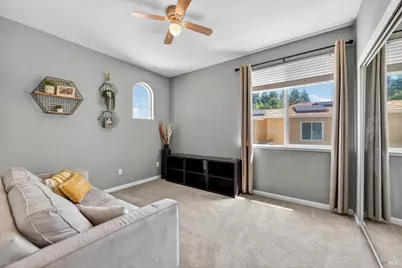 612 Pacific Grove Court, Vacaville, CA 95688 - Photo 30