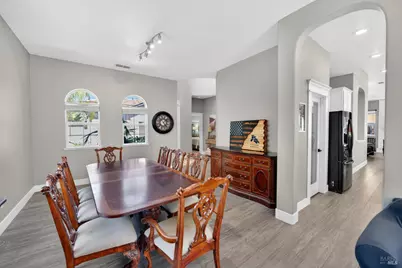 612 Pacific Grove Court, Vacaville, CA 95688 - Photo 18