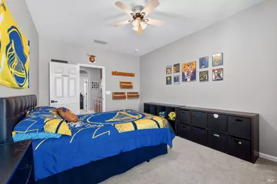 612 Pacific Grove Court, Vacaville, CA 95688 - Photo 32