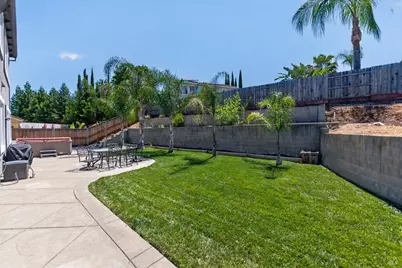 612 Pacific Grove Court, Vacaville, CA 95688 - Photo 48