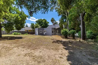 445 E H Street, Benicia, CA 94510 - Photo 32