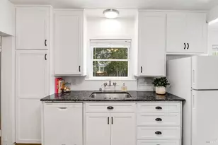 445 E H St, Benicia, CA 94510 - Photo 18