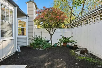 735 Carr Avenue, Santa Rosa, CA 95404 - Photo 52
