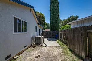 655 W Creekside Cir, Dixon, CA 95620 - Photo 46