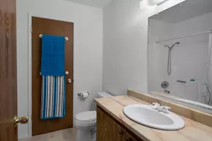 655 W Creekside Cir, Dixon, CA 95620 - Photo 22