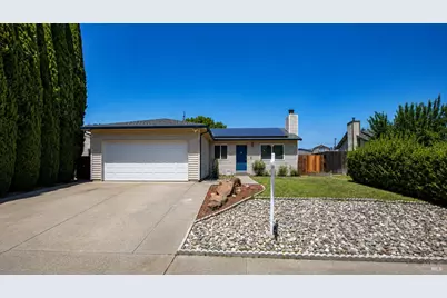 655 W Creekside Circle, Dixon, CA 95620 - Photo 2