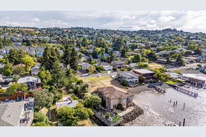 708 W I Street, Benicia, CA 94510 - Photo 20