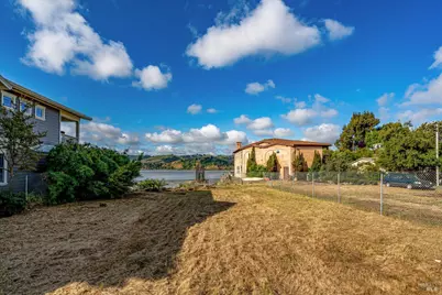 708 W I Street, Benicia, CA 94510 - Photo 8