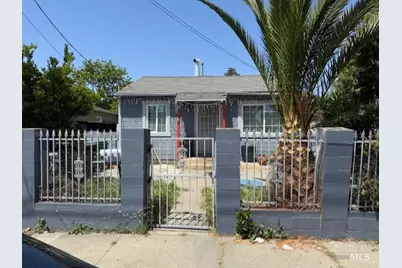 697 Nevada Street, Oakland, CA 94603 - Photo 2