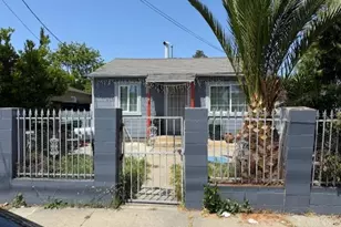697 Nevada St, Oakland, CA 94603 - Photo 2