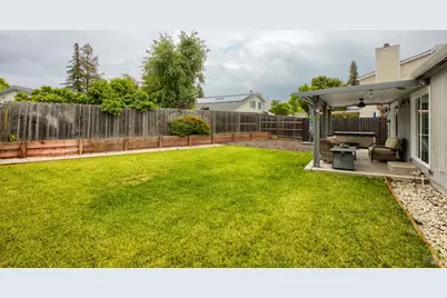 319 Brookdale Drive, Vacaville, CA 95687 - Photo 42