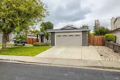319 Brookdale Drive, Vacaville, CA 95687 - Photo 2
