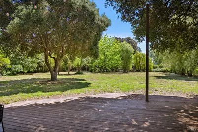1081 Las Amigas Road, Napa, CA 94559 - Photo 32